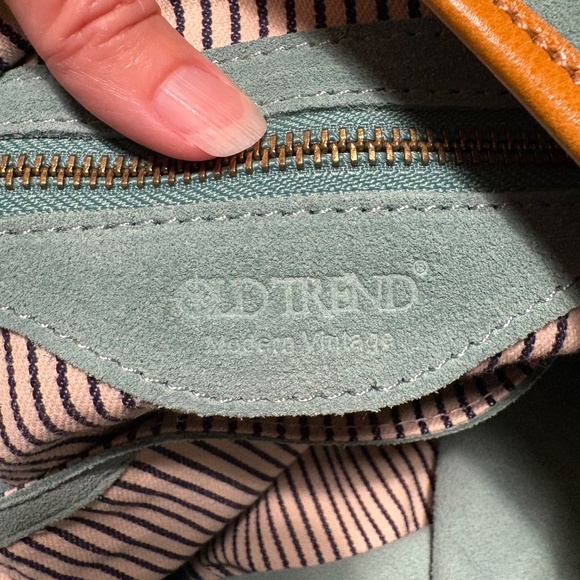 MASSIVE seafoam green suede hobo bag - “Rose Valley” - Old Trend brand - Picture 11 of 14